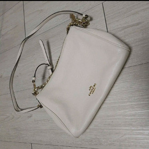 코치 화이트 가죽 크로스백