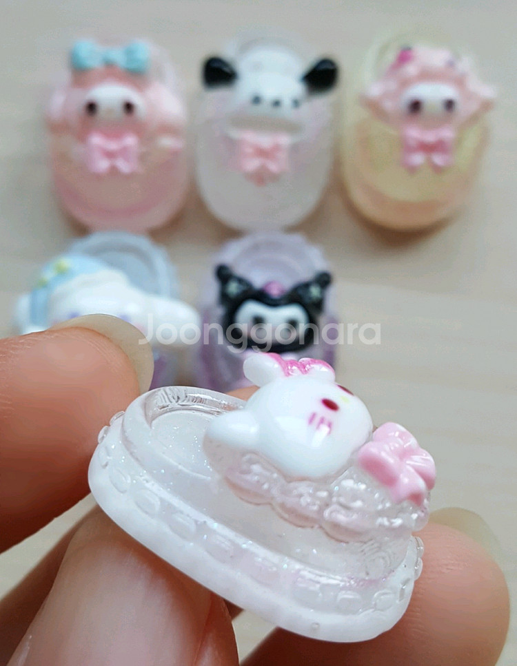 산리오 슬리퍼 지비츠 마그넷 키링 파츠(야광)--1