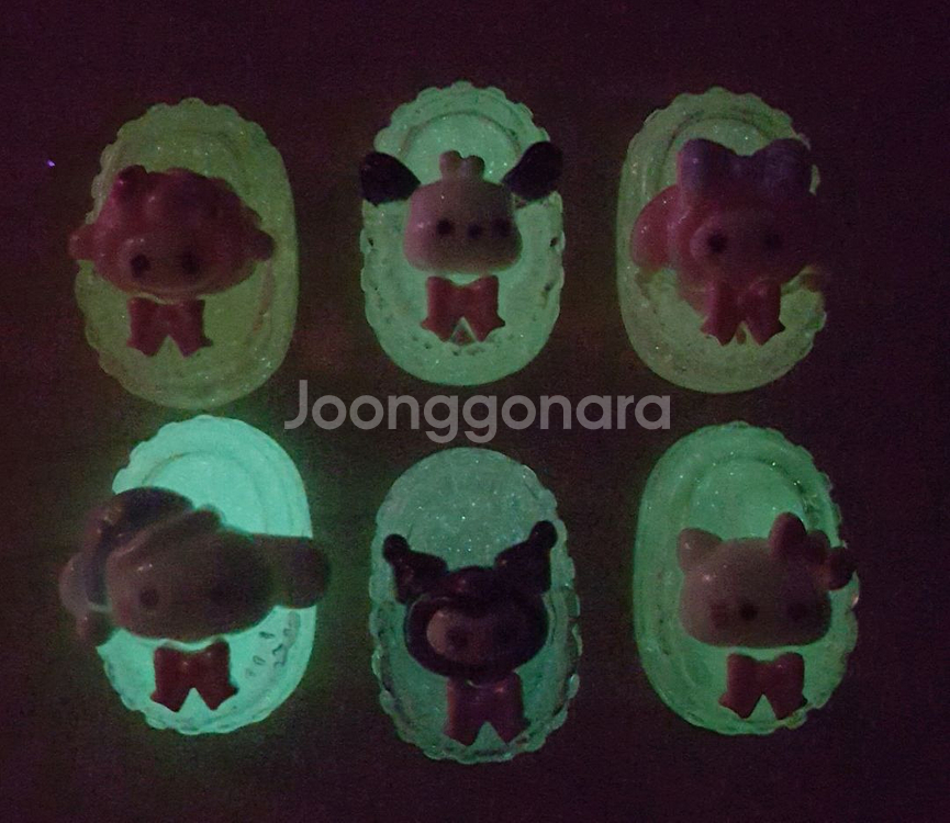 산리오 슬리퍼 지비츠 마그넷 키링 파츠(야광)--3