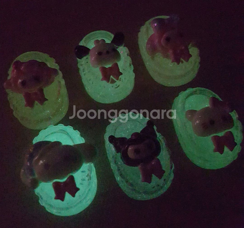 산리오 슬리퍼 지비츠 마그넷 키링 파츠(야광)--4