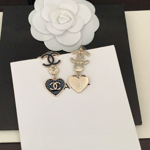 Chanel 업사이클링 펜던트 피어싱 귀걸이
