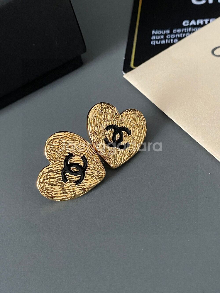 Chanel 업사이클링 펜던트 피어싱 귀걸이--1
