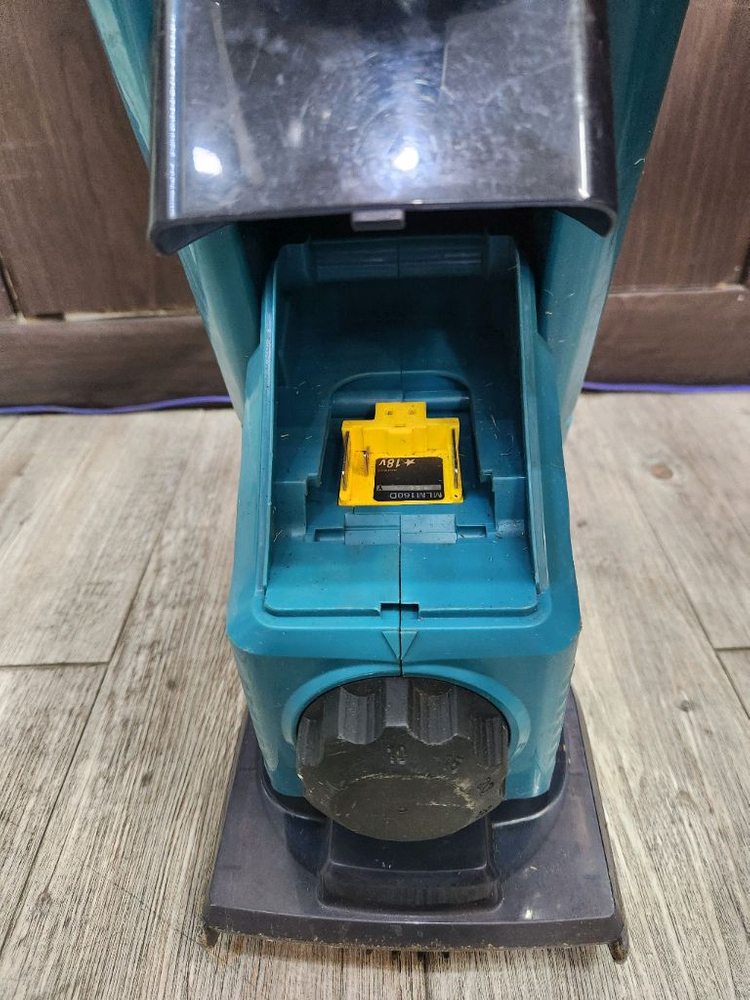 마끼다 18V 무선 충전 잔디깍기 예초기 이미지