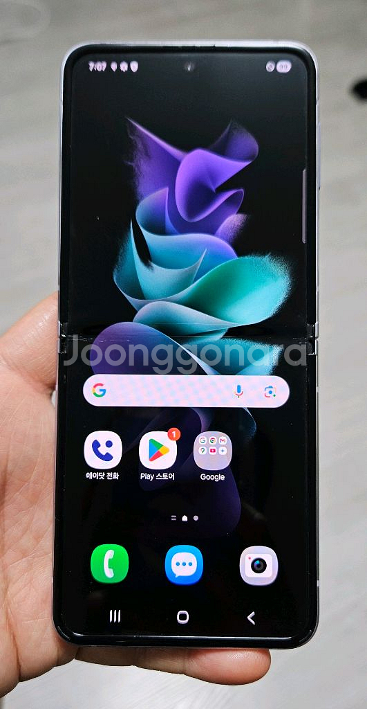 갤럭시 Z플립3 라벤더 256GB 싸게 팝니다.--0