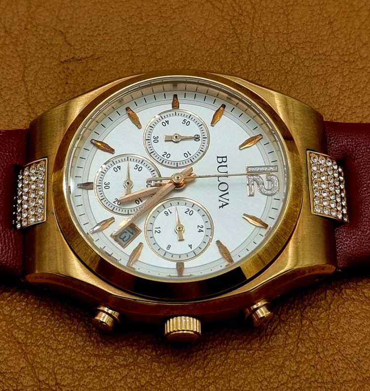 블로바 크로노그래프--1