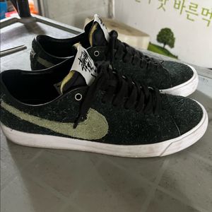 나이키 스투시 블레이져275