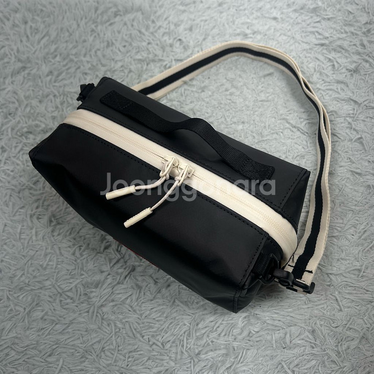 스타벅스 x 헌터 2024 투웨이 파우치 & 크로스백--3