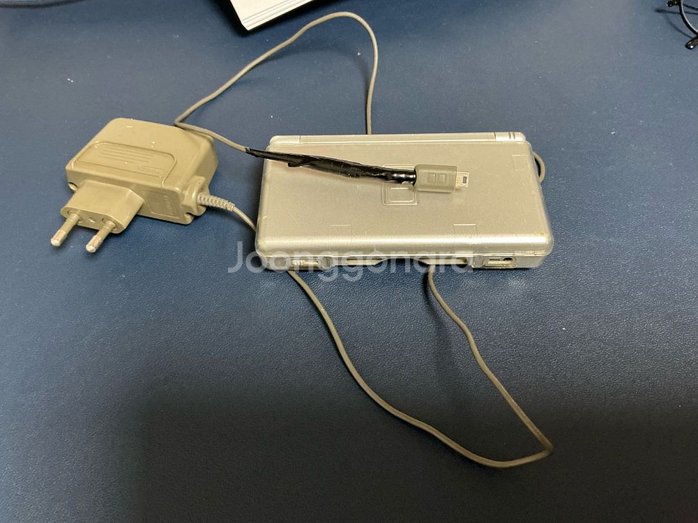 닌텐도 DS Lite 실버 + 충전선--2