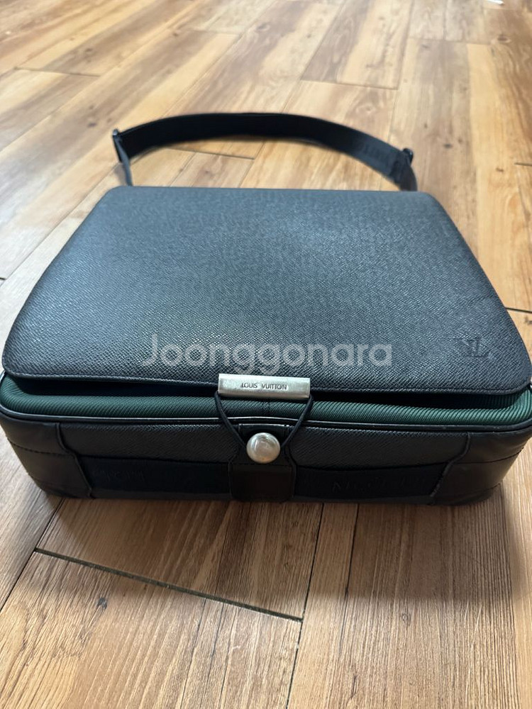 루이비통 타이가 빅터 크로스, 메신저 백(M30148)--1