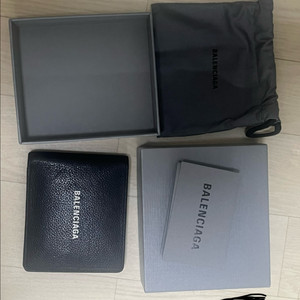 발렌시아가 반지갑
