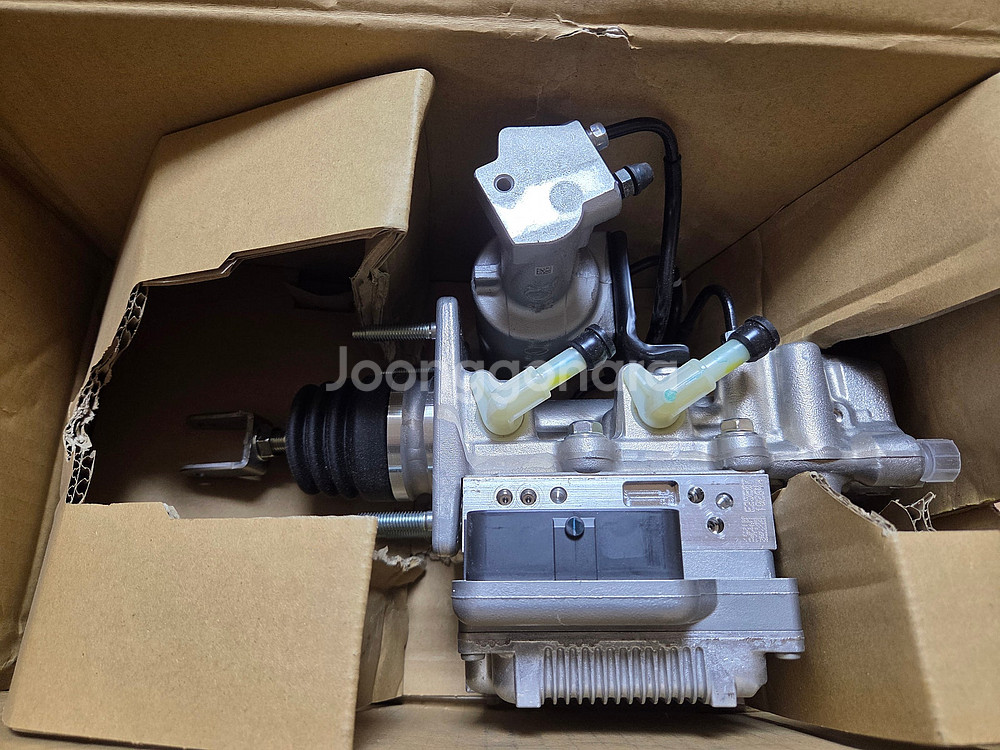 렉서스 ES300h AVV60 후기형 ABS (모듈)--2