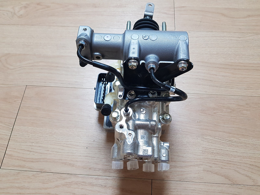 도요타 프리우스 ZVW30 ABS 모듈 이미지