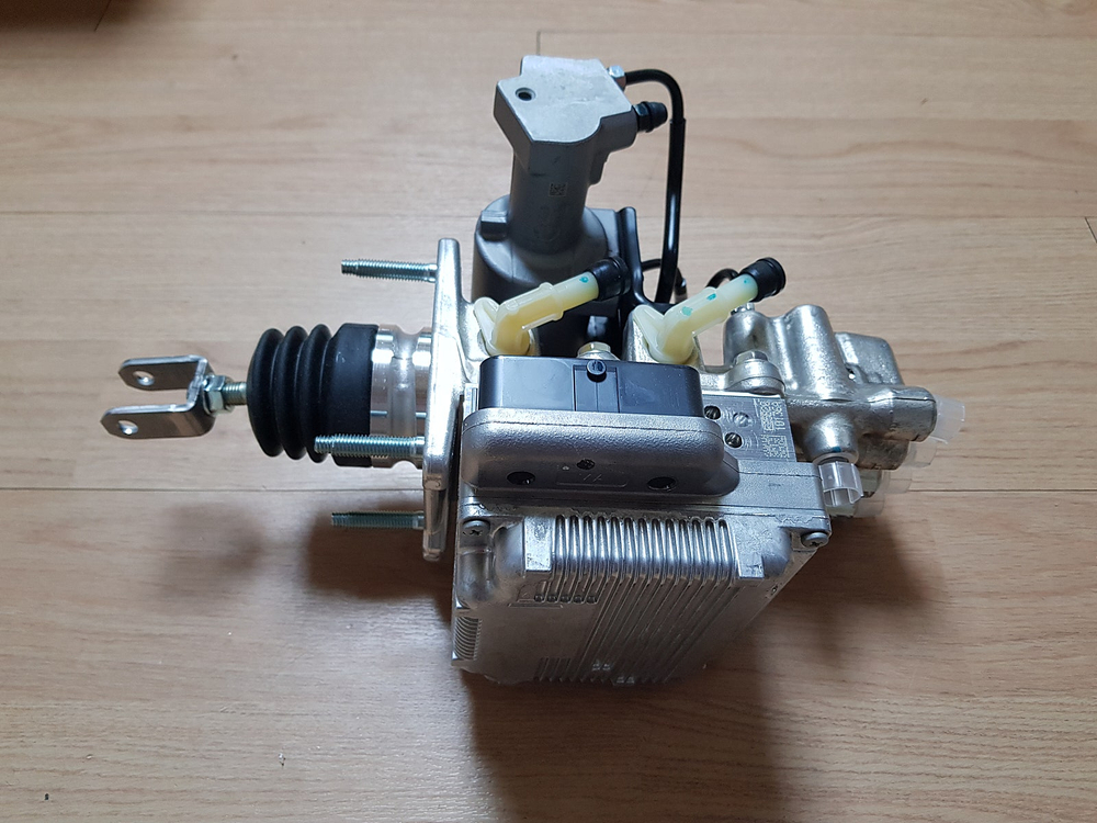 도요타 프리우스 ZVW30 ABS 모듈 이미지