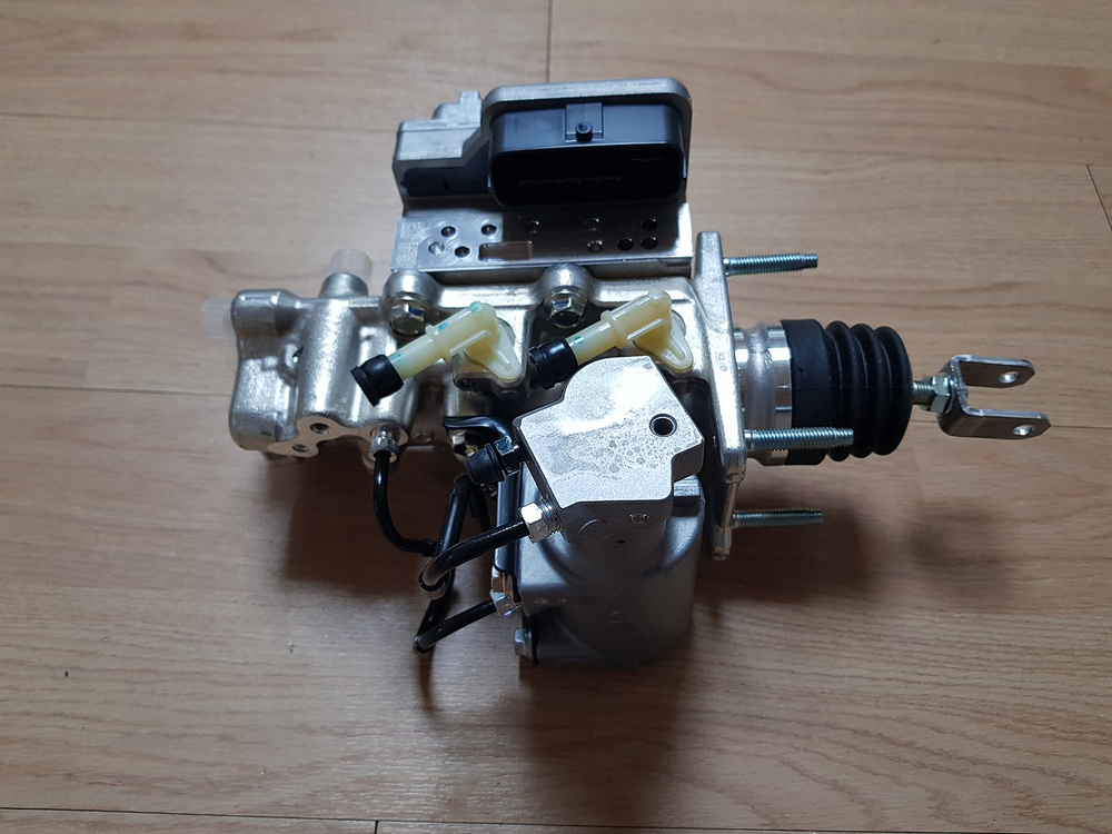 도요타 프리우스 ZVW30 ABS 모듈 이미지