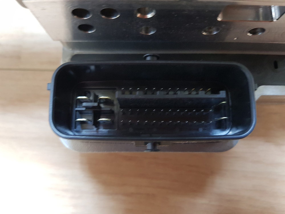 도요타 프리우스 ZVW30 ABS 모듈 이미지