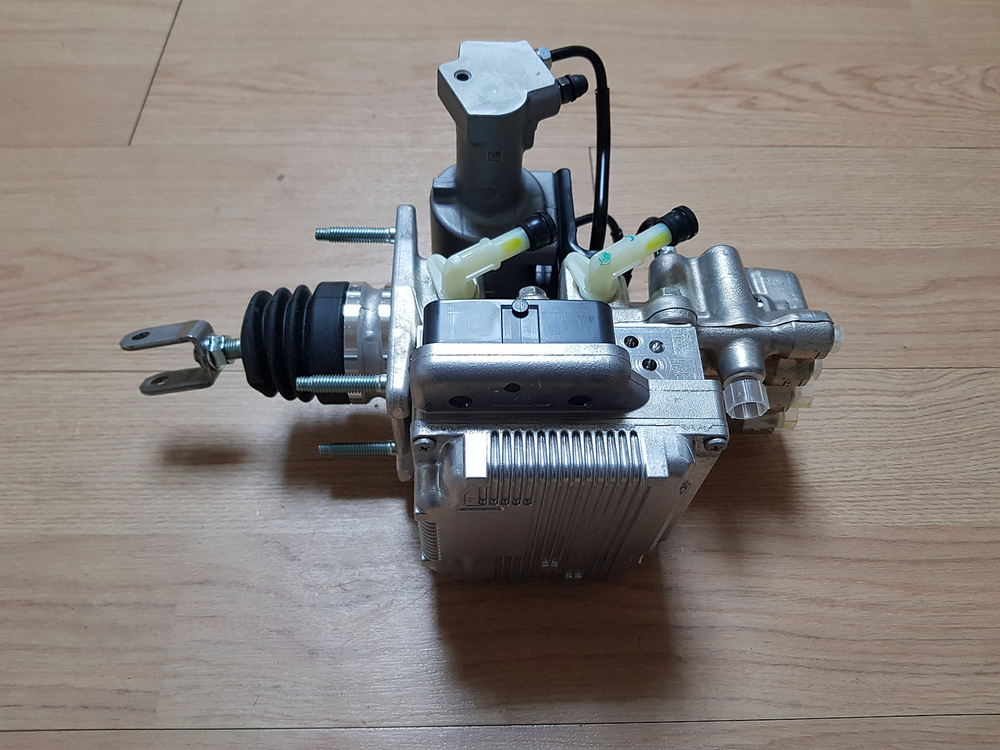 도요타 프리우스 ZVW30 ABS 모듈 이미지