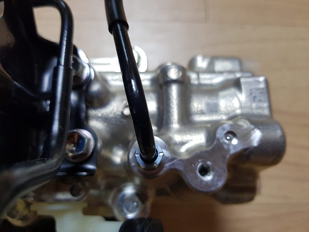 도요타 프리우스 ZVW30 ABS 모듈 이미지