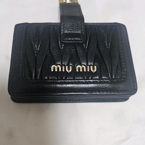 미우미우 블랙 카드지갑 정품입니다
