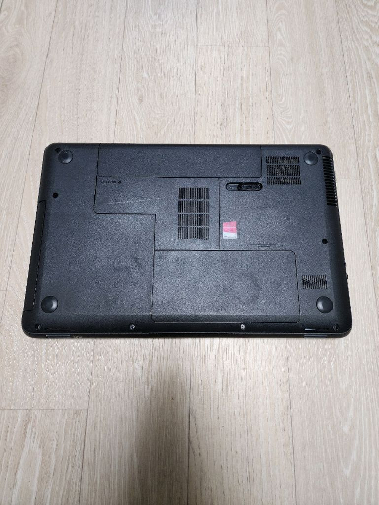 hp노트북 부품용으로 팝니다.--4