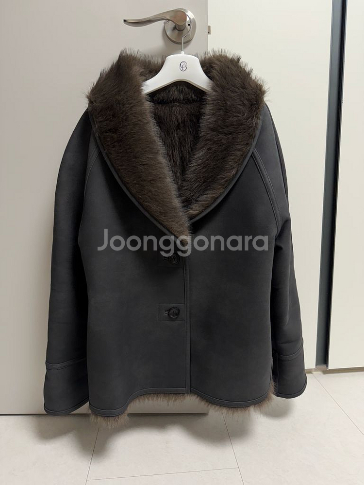 (bronn) 브룬 리버시블 무스탕 한번 착용 차콜--1