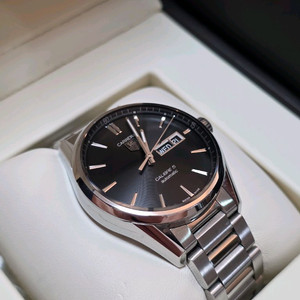 태그호이어 까레라 칼리버 5 데이트 검판 41mm 오토