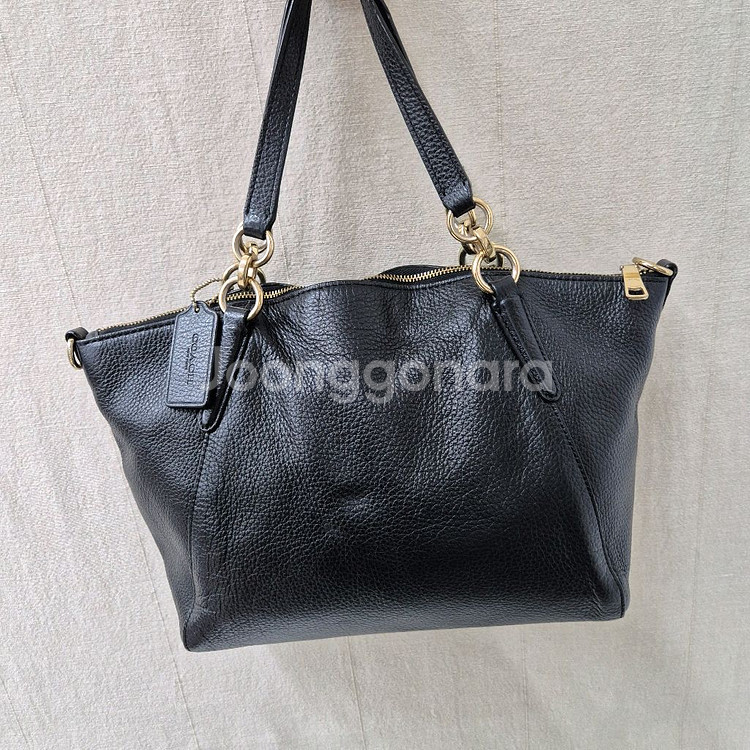 코치 가죽토트백--2