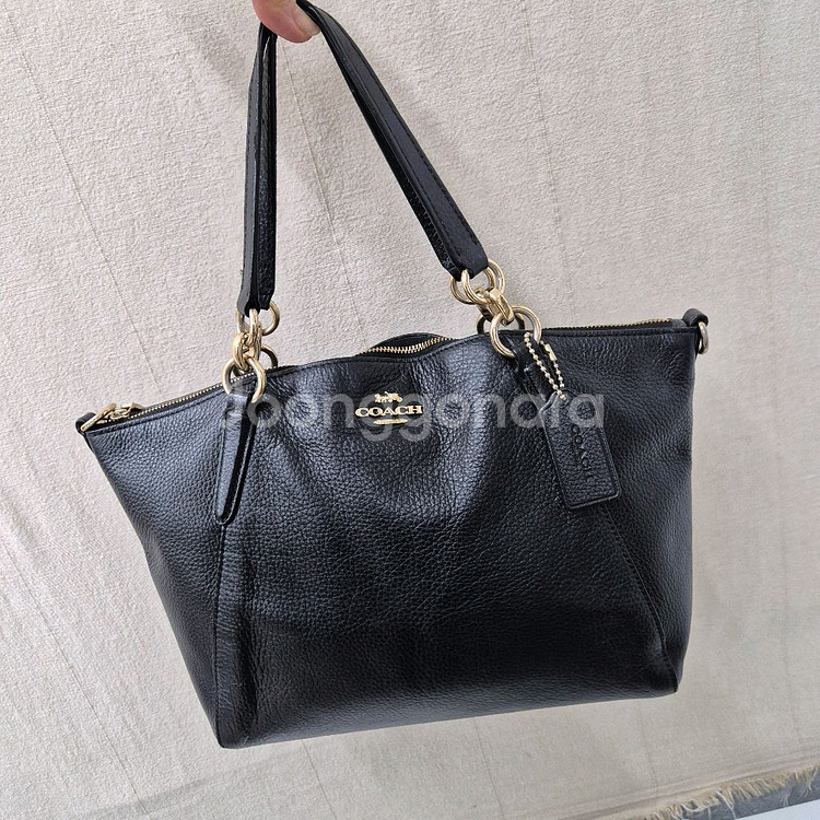 코치 가죽토트백--1