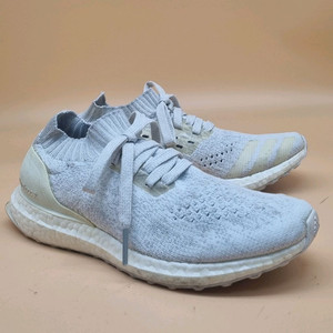 아디다스 울트라부스트 언케이지 운동화235