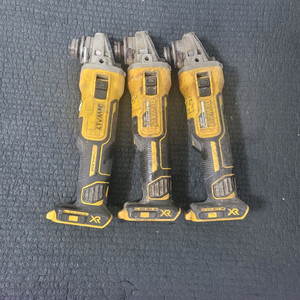 디월트충전그라인더DCG405 본체만 정상작동이상무 개당