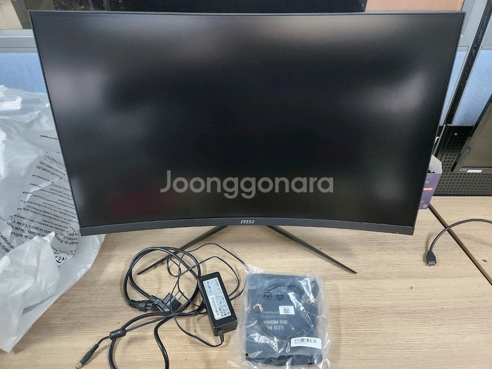 32인치 커브드 게이밍 모니터 MSIG321CU4K14--1