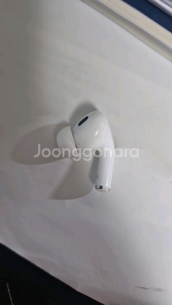 에어팟프로2 오른쪽 C타입 판매합니다.--1