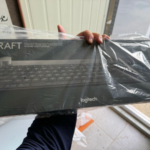 로지텍 크래프트 무선 키보드