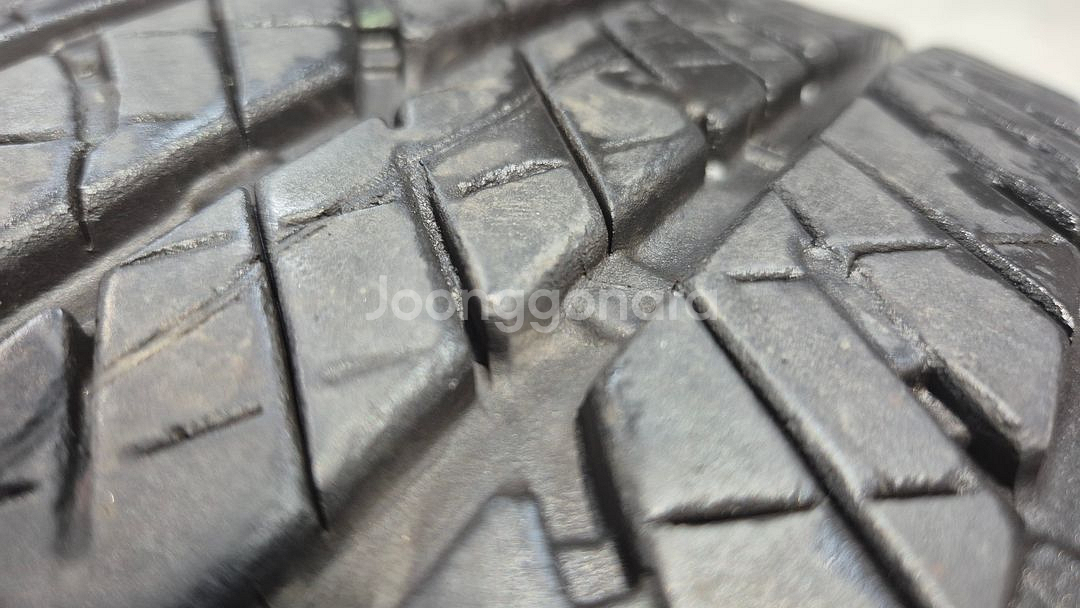 중고 타이어 235 60 18 브릿지스톤 듀얼러HP--3
