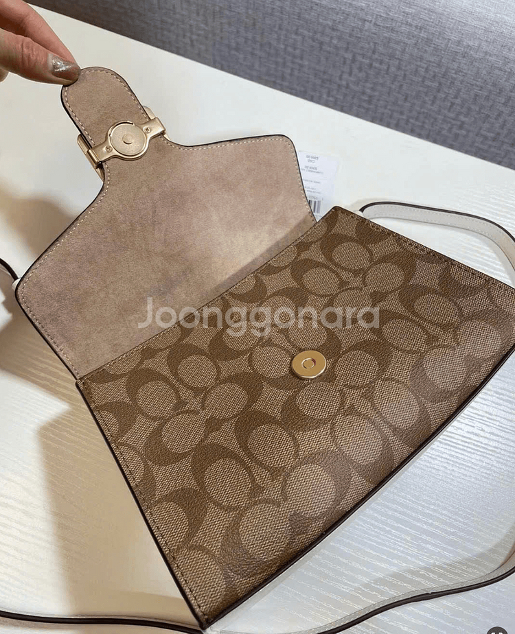 코치 페퍼 새첼 시그니처 숄더백 화이트 C1325--2