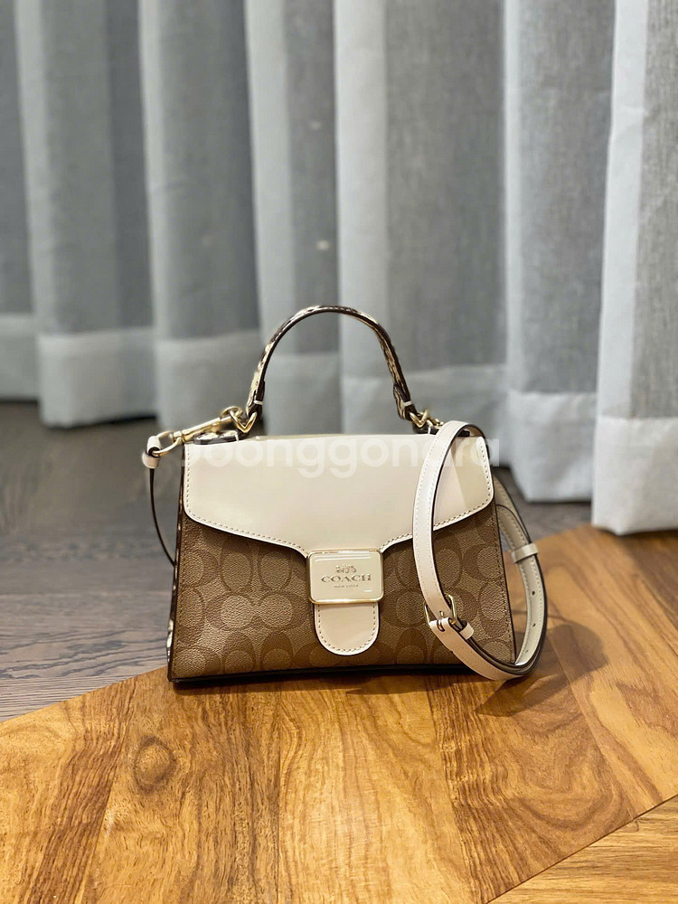 코치 페퍼 새첼 시그니처 숄더백 화이트 C1325--0