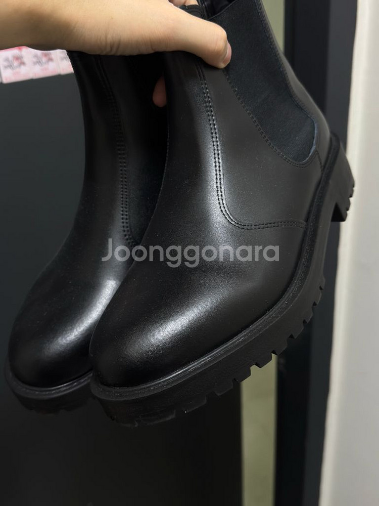 커스텀에이드 첼시부츠 판매합니다.--1