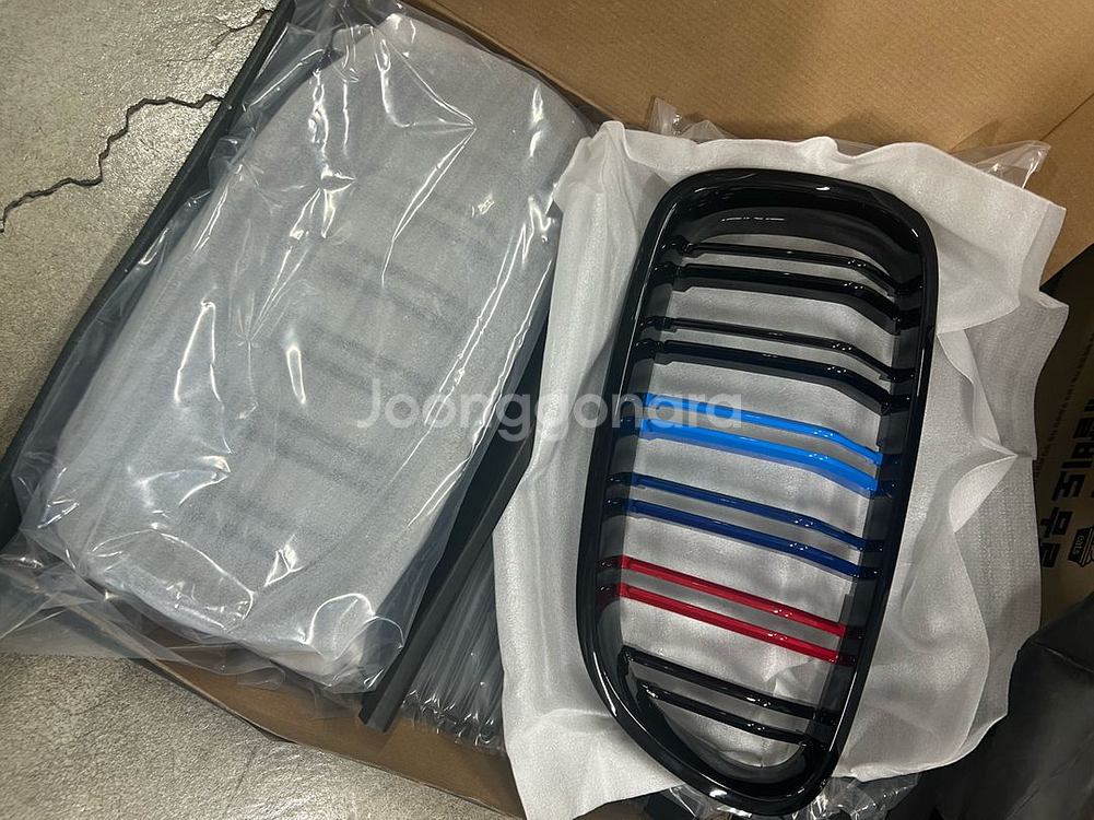 BMW F 10 삼색그릴 신품 한세트 할인판매--0