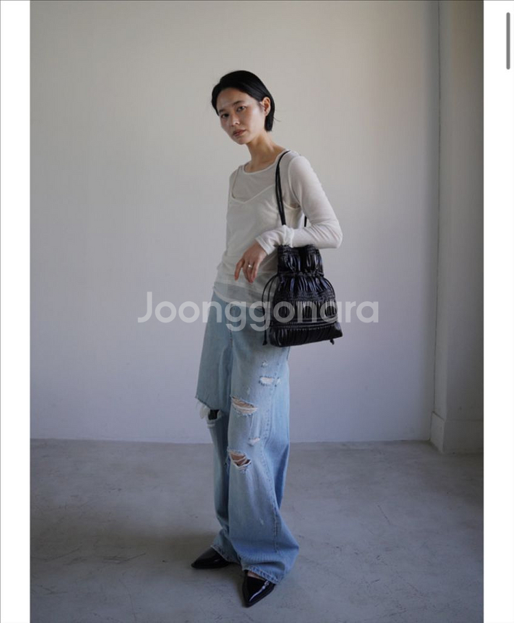 미개봉새상품)콰니 크링클 숄더백 블랙--1