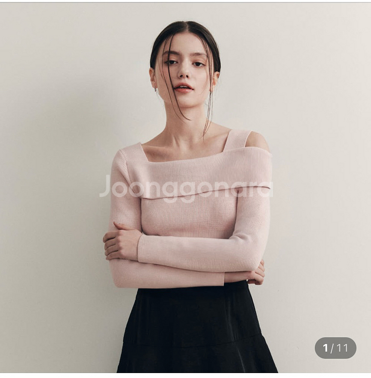제로스트릿 반팔 언발란스 오프숄더 스웨터--1