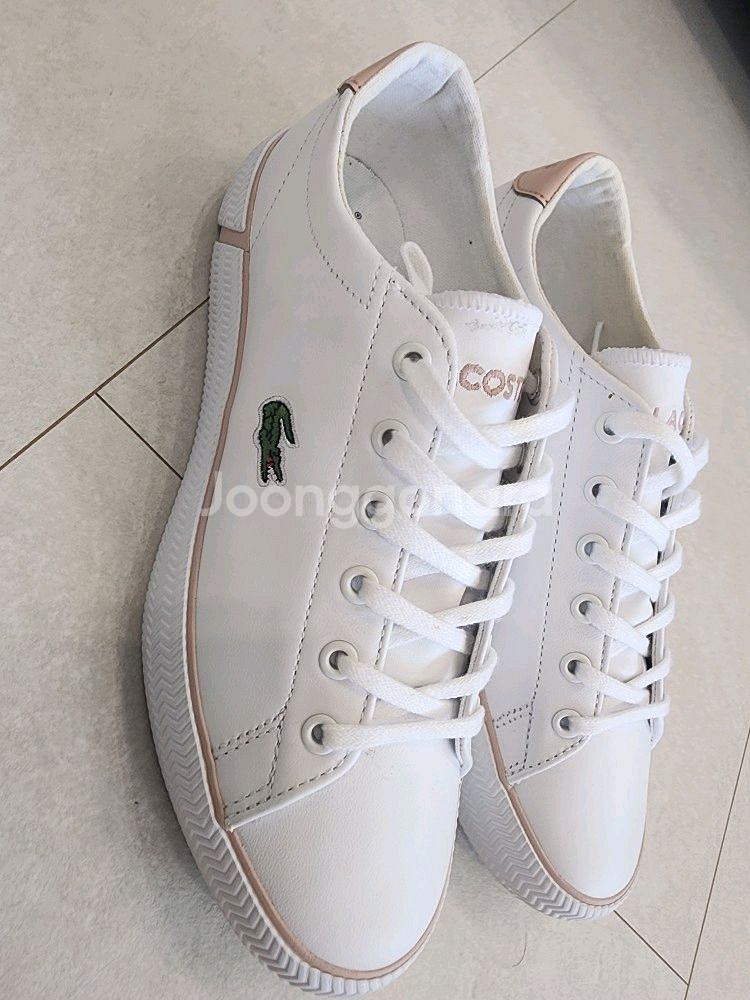 새상품이고 230mm 이에요이미지 속에는 라코스테의 흰--3