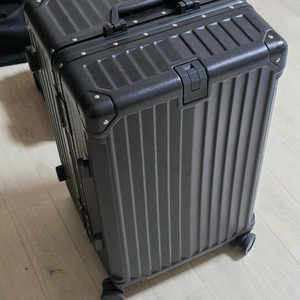 [1회 사용]우위제 캐리어 26인치 카본블랙