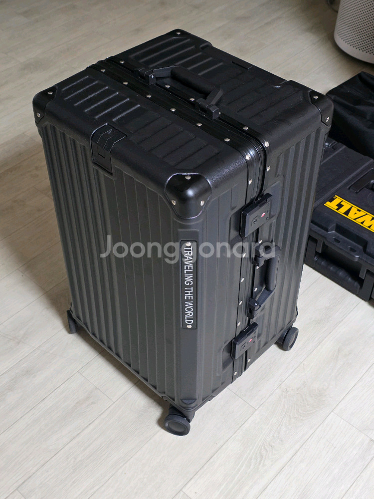 [1회 사용]우위제 캐리어 26인치 카본블랙--1