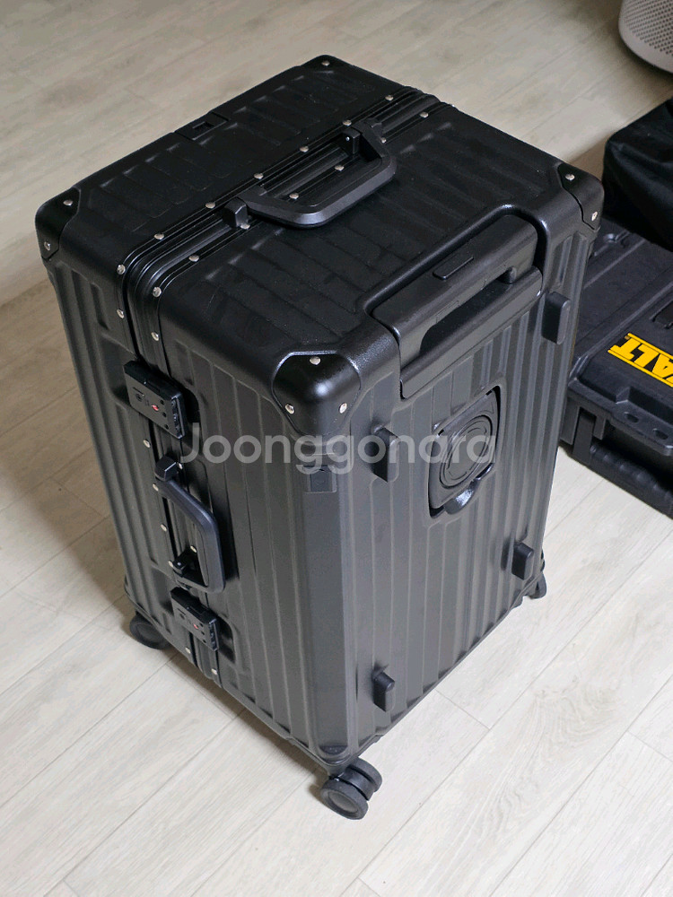 [1회 사용]우위제 캐리어 26인치 카본블랙--2