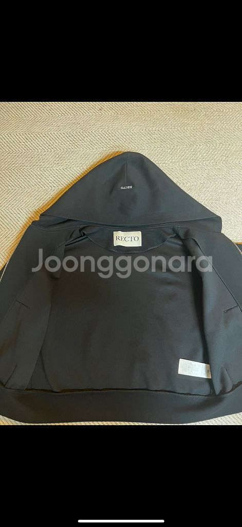 렉토 Recto 25SS 로고 디테일 후드 집업 블랙--2