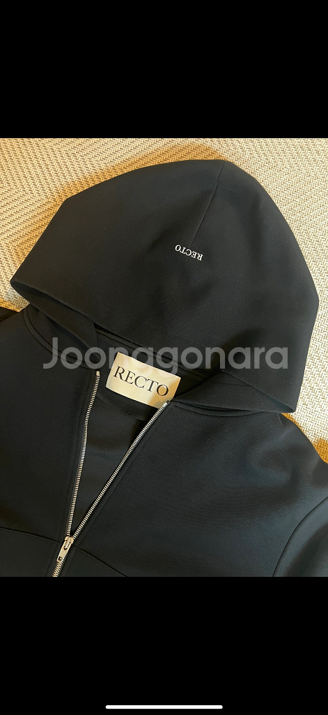 렉토 Recto 25SS 로고 디테일 후드 집업 블랙--9