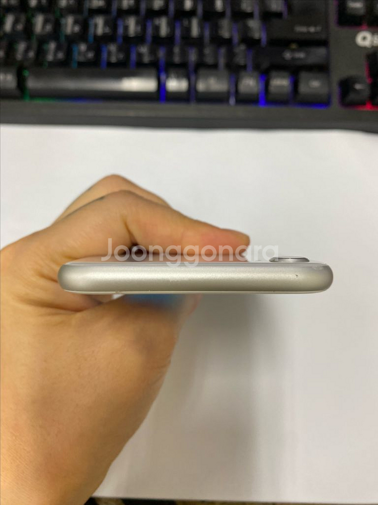 아이폰8 실버 AA급 256GB 배터리100%카메라무음--3