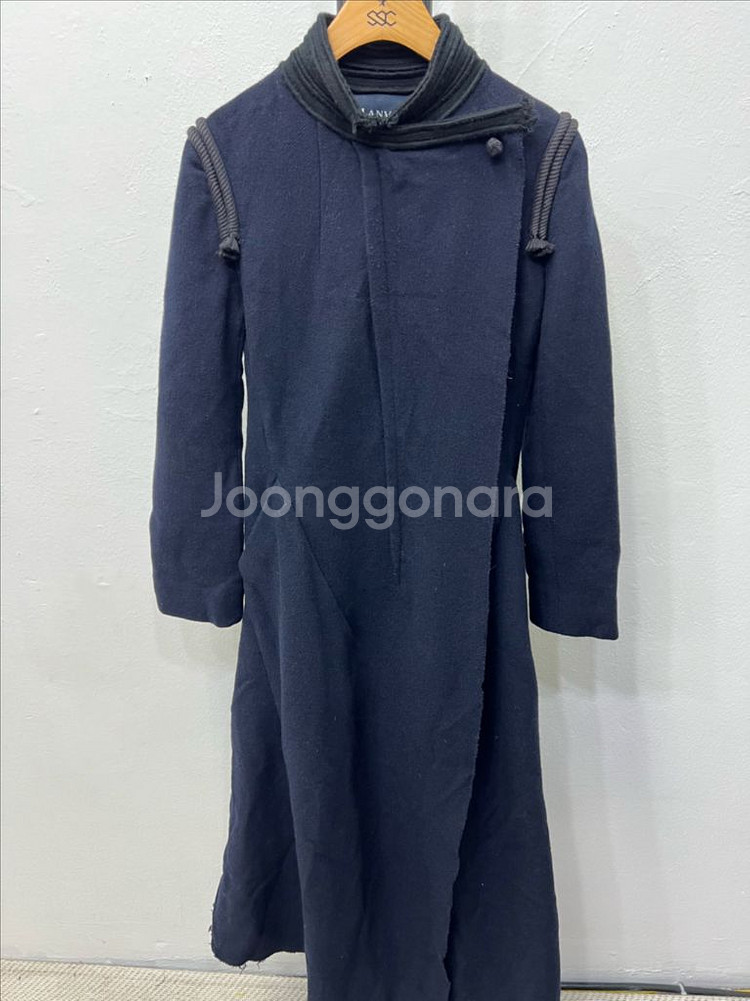 정품) LANVIN 랑방 넥 라인 로프 장식 코트 76--0