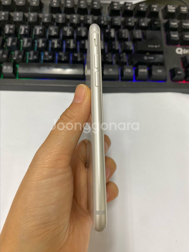 아이폰8 실버 S급 256G 배터리성능100%카메라무음--5