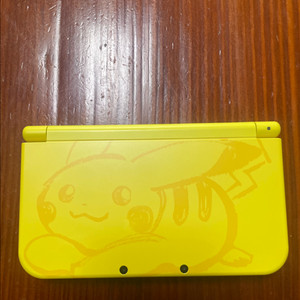 닌텐도 New 3DS XL 피카츄 에디션 팝니다.