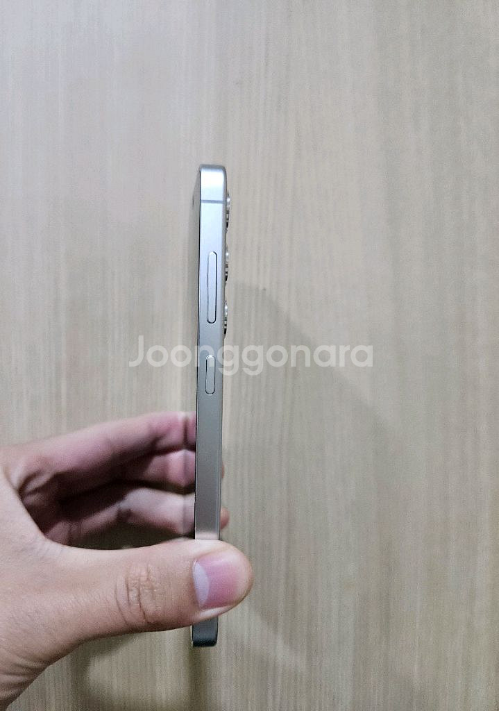 갤럭시 S24화이트 S급 256G 팝니다--2
